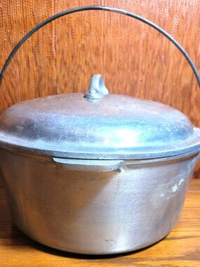 Heavy Duty Cast Aluminum Dutch Oven Stock Pot Lid Majestic Cookware 11x6  1950s